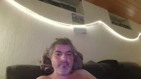 Peter online show from November 2025 10:22:02 PM