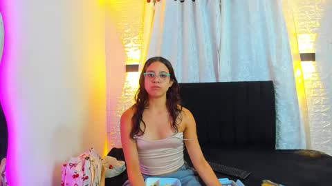 Snapshot of tefi_smit chatting on May 2026 06:59:01 PM tefi smit online show from May 2026 06:59:01 PM