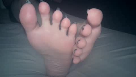 Viv West online show from December 2025 04:29:02 AM