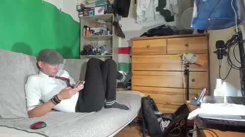 Virg Lszl online show from October 2025 06:38:02 PM