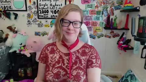 Snapshot of ten_tickle_pixie chatting on March 2026 06:25:01 PM Pixie and Tentacle Overlord online show from March 2026 06:25:01 PM