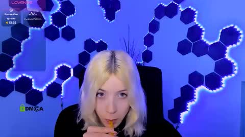 ur Louise online show from March 2026 09:57:01 AM