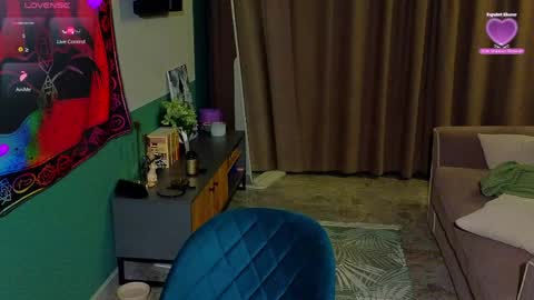 inst r0seamber0 online show from April 2026 04:59:01 PM