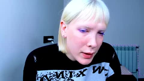 Kira online show from November 2025 07:03:02 AM