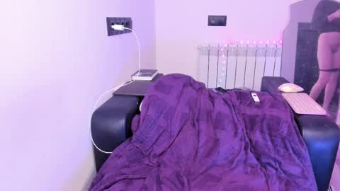 Kira online show from March 2026 07:42:02 PM