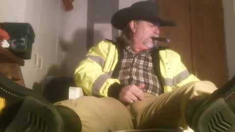 Snapshot of tennredneck chatting on February 2025 04:49:01 AM Tennredneck online show from February 2025 04:49:01 AM