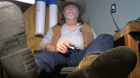 Tennredneck online show from November 2025 03:53:02 AM