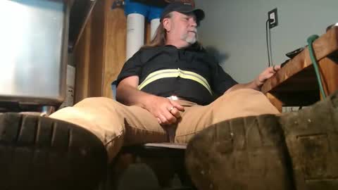 Tennredneck online show from April 2026 01:33:01 AM