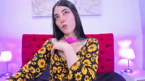 Snapshot of teresa_moon chatting on December 2024 08:07:02 PM TERESA Give me a good rating if you enjoy my show online show from December 2024 08:07:02 PM