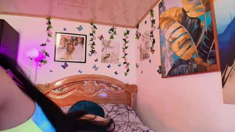 Snapshot of teresa_moon chatting on February 2025 05:02:01 AM TERESA Give me a good rating if you enjoy my show online show from February 2025 05:02:01 AM