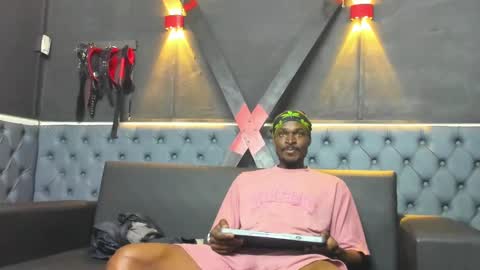 terranze_z online show from November 2025 10:09:02 PM