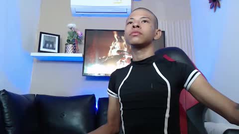 Snapshot of tessachains chatting on November 2025 12:09:02 PM tessachains online show from November 2025 12:09:02 PM