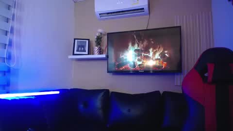 Snapshot of tessachains chatting on December 2025 04:21:01 AM tessachains online show from December 2025 04:21:01 AM