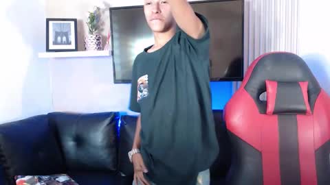 Snapshot of tessachains chatting on January 2026 02:25:02 AM tessachains online show from January 2026 02:25:02 AM