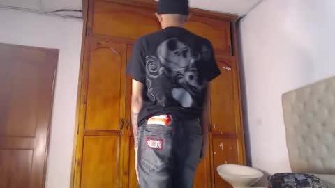 Snapshot of tessachains chatting on February 2026 05:25:01 AM tessachains online show from February 2026 05:25:01 AM