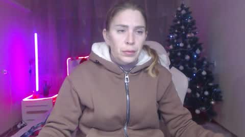 Snapshot of tessadaybreak chatting on December 2025 06:35:02 PM tessadaybreak online show from December 2025 06:35:02 PM