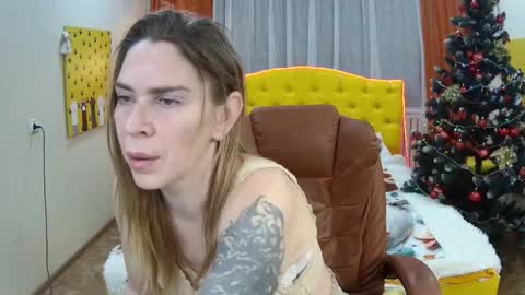 Snapshot of tessadaybreak chatting on December 2025 07:43:02 PM tessadaybreak online show from December 2025 07:43:02 PM