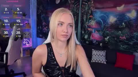 TessaHamilton online show from October 2025 10:38:01 AM