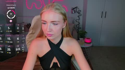Snapshot of tessahamilton chatting on May 2026 08:55:02 AM TessaHamilton online show from May 2026 08:55:02 AM