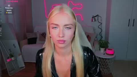 TessaHamilton online show from August 2026 01:13:02 PM