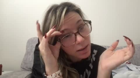 Snapshot of texas_blonde chatting on November 2025 03:33:02 PM Daphne Summers online show from November 2025 03:33:02 PM