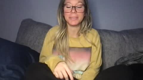 Snapshot of texas_blonde chatting on November 2025 03:40:02 AM Daphne Summers online show from November 2025 03:40:02 AM