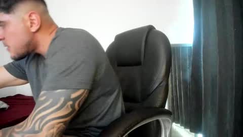 Snapshot of teylor_creed chatting on November 2025 08:29:01 PM teylor creed online show from November 2025 08:29:01 PM