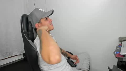 Teylor Fel online show from January 2025 03:22:01 AM