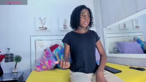 teylor_lovee online show from December 2025 09:00:01 PM