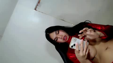 Snapshot of tgirl_luna69 chatting on February 2025 06:28:01 AM Luna online show from February 2025 06:28:01 AM