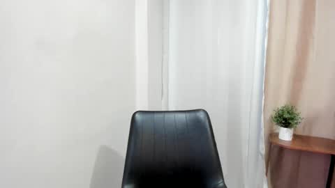 Snapshot of thaidancer chatting on May 2026 02:40:01 AM CJ online show from May 2026 02:40:01 AM