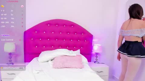 Thalia  online show from November 2025 08:30:02 PM