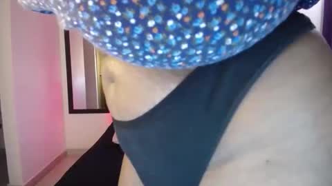 Snapshot of thalia_joness chatting on October 2025 01:24:02 PM Thalia online show from October 2025 01:24:02 PM