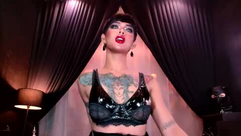 Snapshot of thalia_saint chatting on June 2026 09:51:02 PM Thalia Saint online show from June 2026 09:51:02 PM