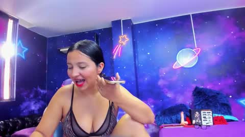 Thalia  online show from October 2025 03:02:02 PM