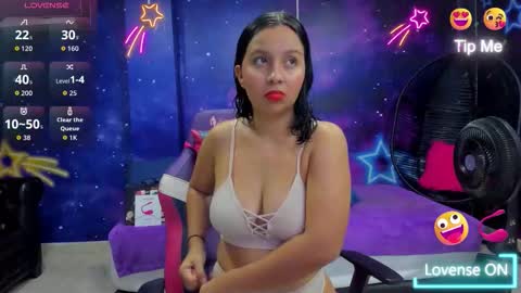 Thalia  online show from November 2025 01:27:01 AM