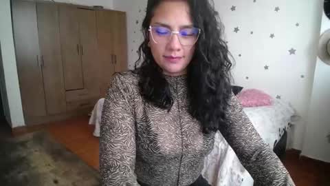    online show from October 2025 06:43:01 PM