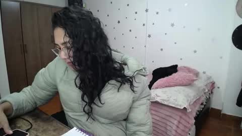    online show from December 2025 01:46:02 AM