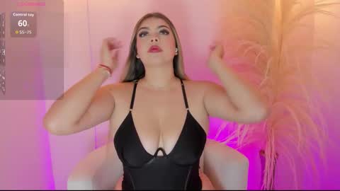Snapshot of thaliafox_ chatting on September 2025 07:19:02 PM  Thalia online show from September 2025 07:19:02 PM