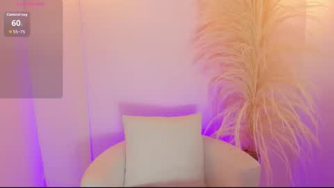 Snapshot of thaliafox_ chatting on October 2025 10:51:01 PM  Thalia online show from October 2025 10:51:01 PM