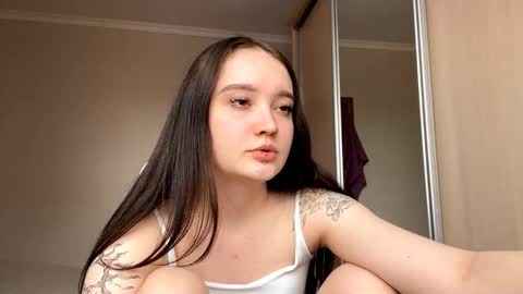 Snapshot of thaliakuchem chatting on February 2026 09:08:01 AM Yumi online show from February 2026 09:08:01 AM