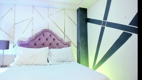 Snapshot of thamara_foxxx chatting on December 2024 07:32:01 AM Thamara Fox online show from December 2024 07:32:01 AM