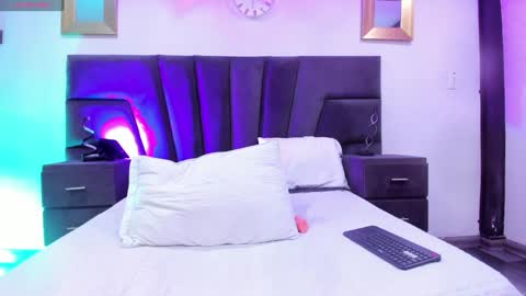 Snapshot of thamara_foxxx chatting on December 2024 07:52:02 AM Thamara Fox online show from December 2024 07:52:02 AM