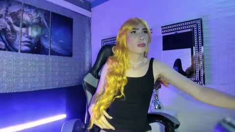 Snapshot of thamara_roberts chatting on April 2026 01:59:02 PM thamara_roberts online show from April 2026 01:59:02 PM