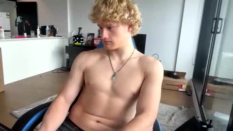 Snapshot of thatbl0ndeboyx chatting on February 2026 11:54:01 PM liammlust online show from February 2026 11:54:01 PM