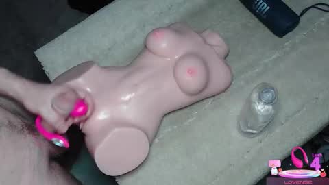 Snapshot of thatswhatshesaid143 chatting on October 2025 11:06:02 PM ThatsWhatSheSaid online show from October 2025 11:06:02 PM