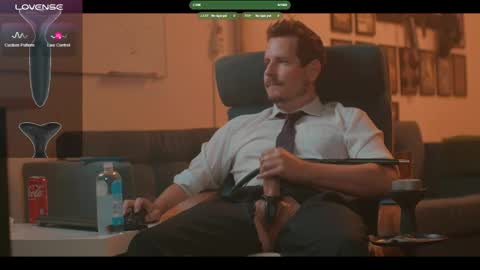Snapshot of the_dilf chatting on May 2026 04:57:02 PM The DILF - online show from May 2026 04:57:02 PM