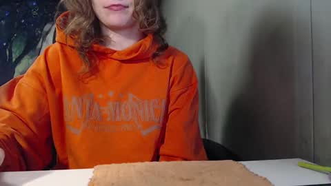 Snapshot of the_prettywondder chatting on February 2025 01:43:01 PM Ekye online show from February 2025 01:43:01 PM