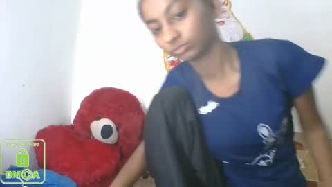 Snapshot of the_right_girl chatting on December 2024 06:42:02 AM Suzan Sexy online show from December 2024 06:42:02 AM