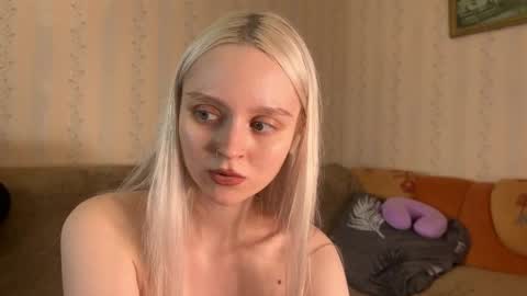 Snapshot of thealiceland chatting on April 2026 12:41:01 AM Alice online show from April 2026 12:41:01 AM